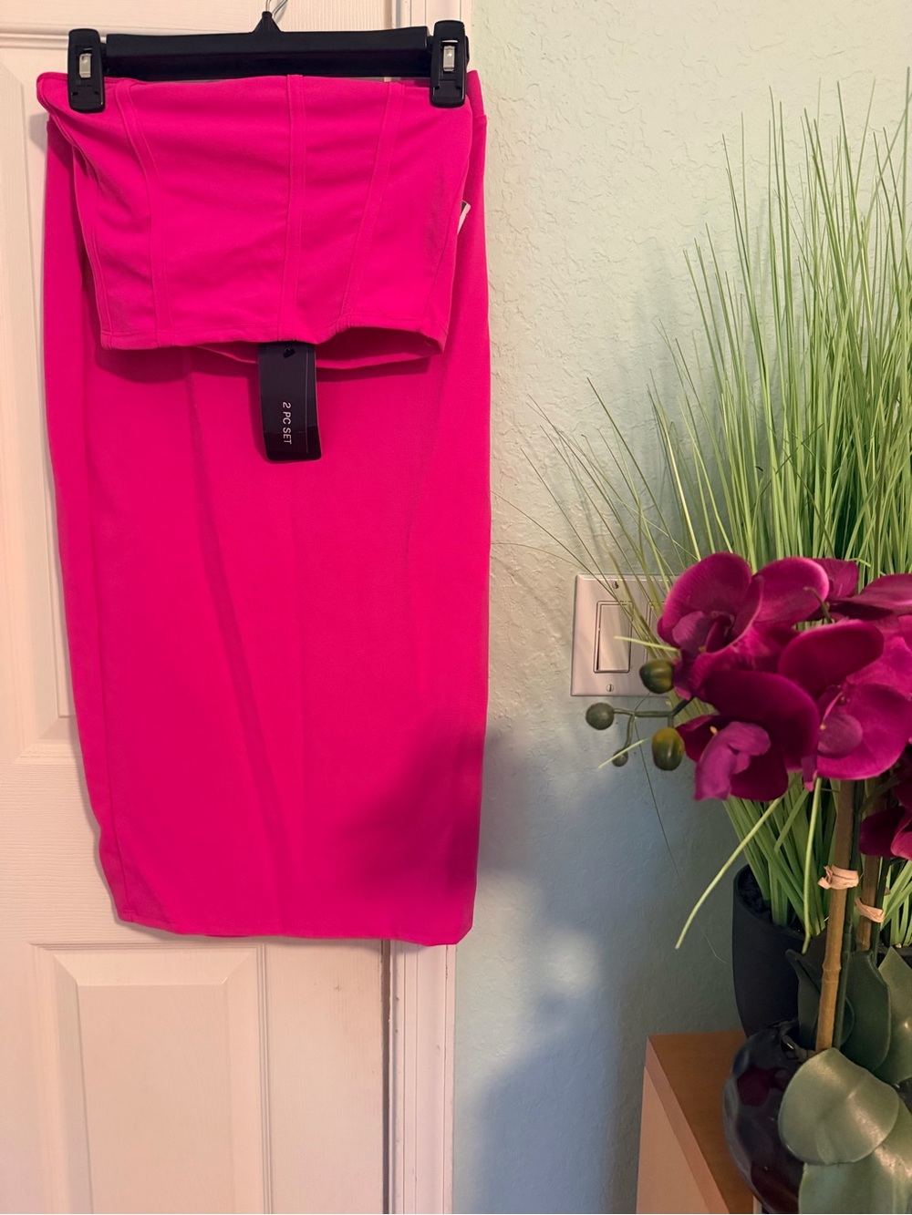 Vibrant Hot Pink Women's Pencil Skirt - Unbranded
